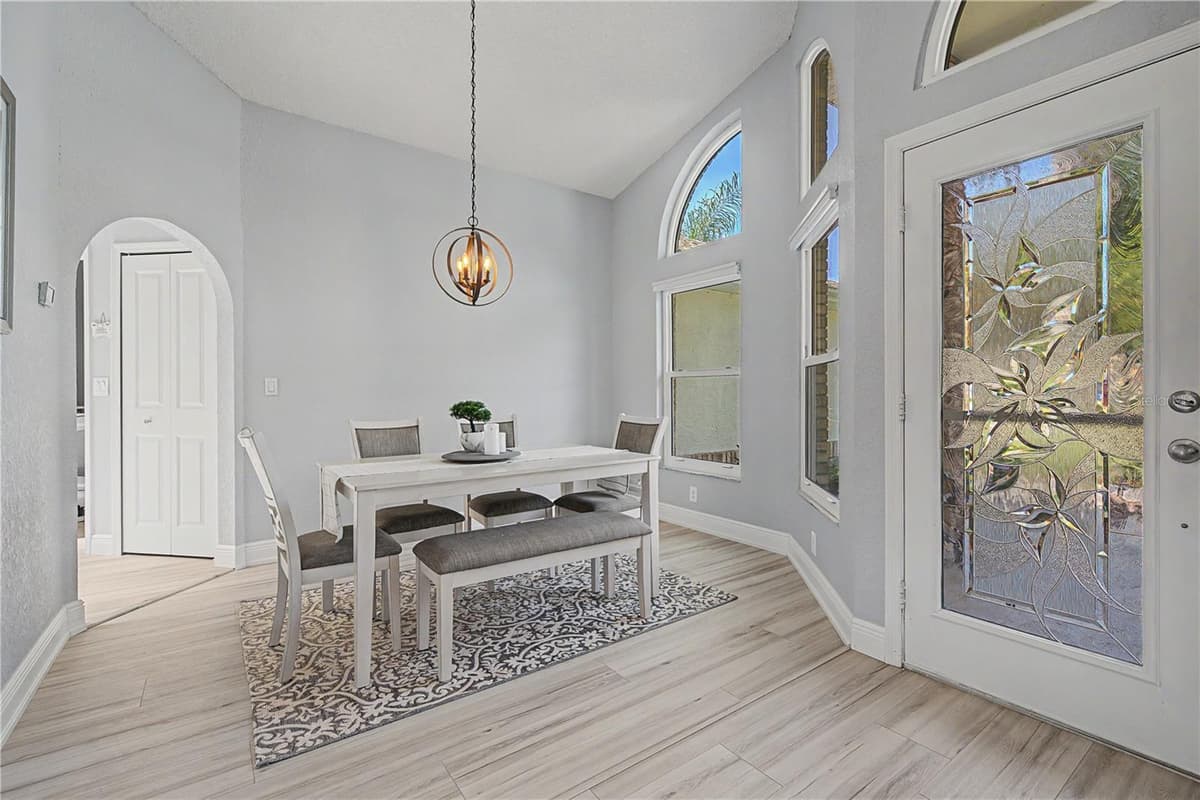 6207 HUNTINGTON DRIVE — photo 3 of 50