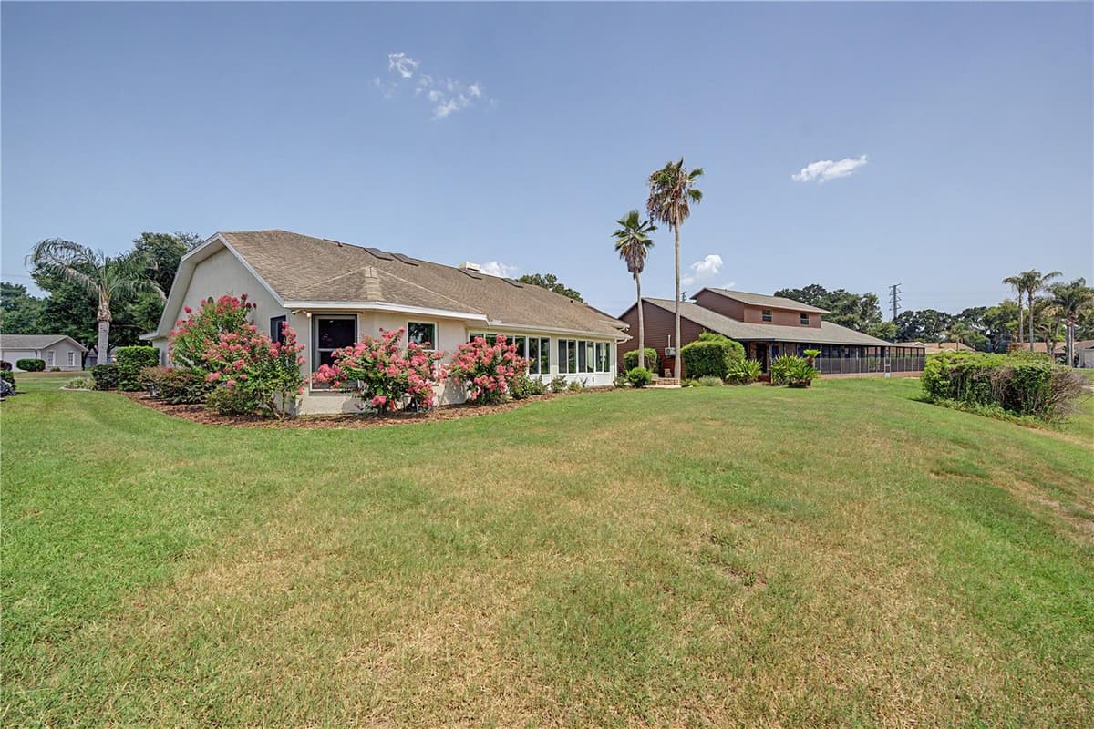 6207 HUNTINGTON DRIVE — photo 45 of 50