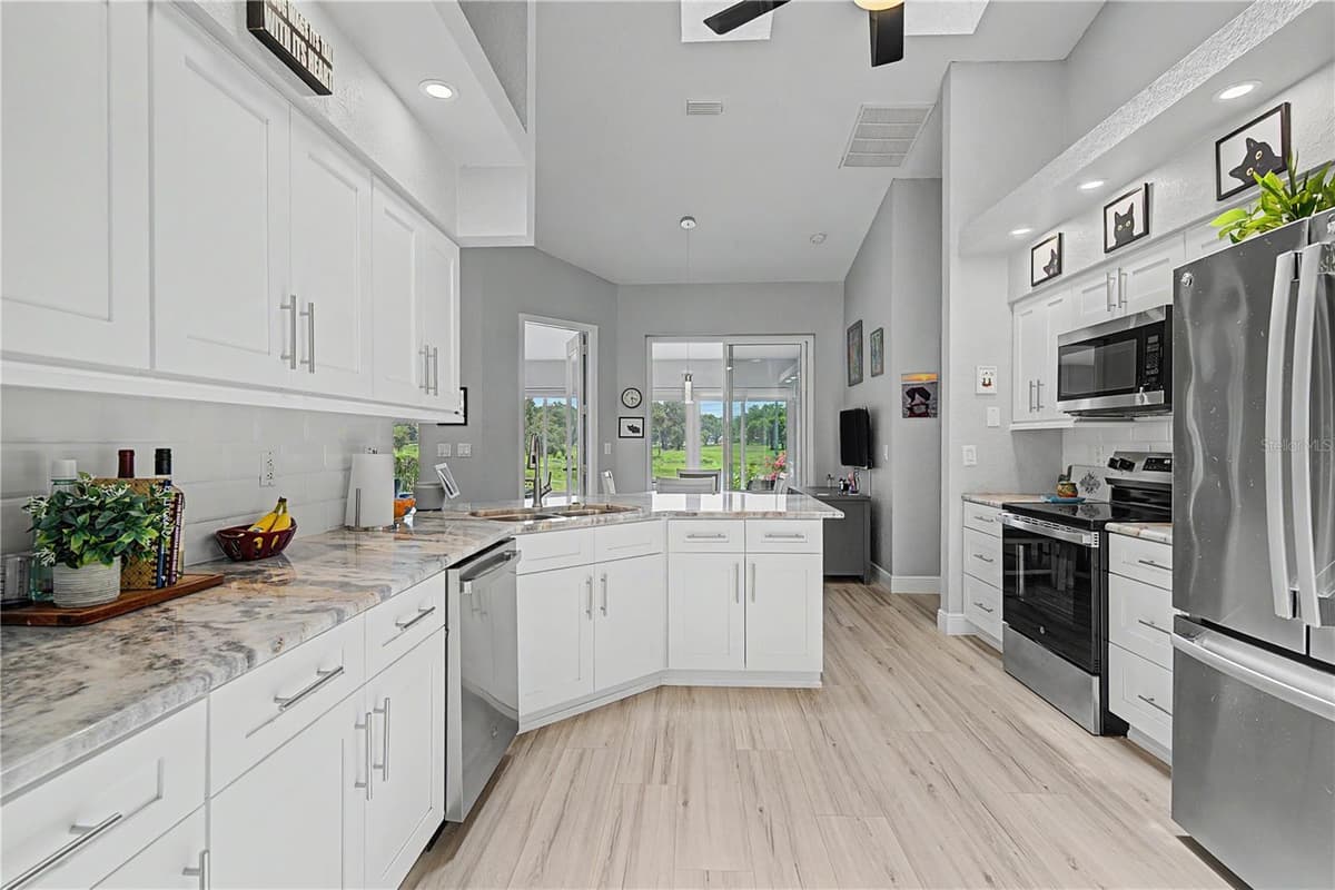 6207 HUNTINGTON DRIVE — photo 18 of 50