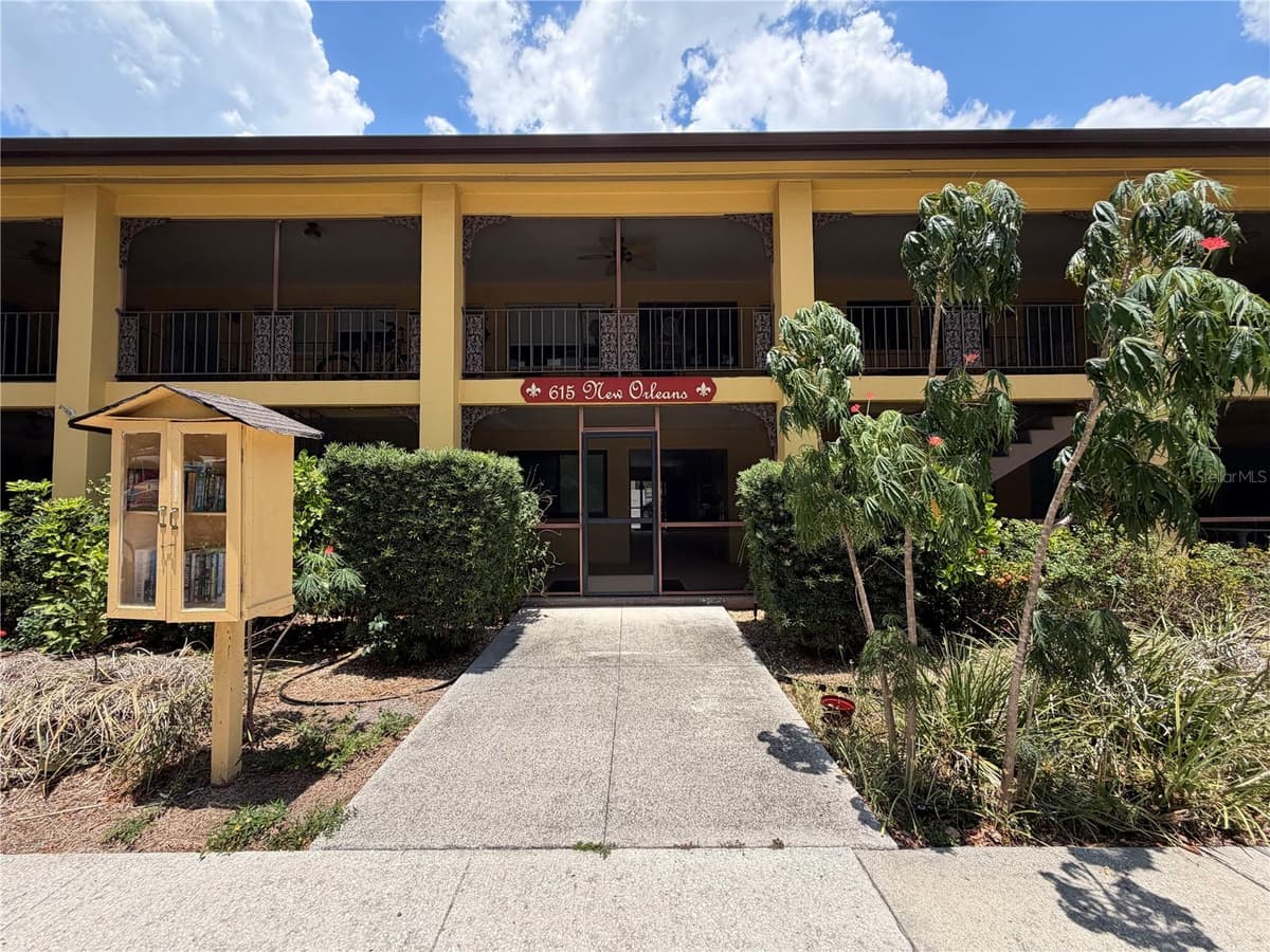615 PALM AVENUE — photo 4 of 36