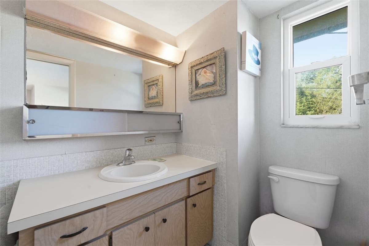 615 PALM AVENUE — photo 18 of 36