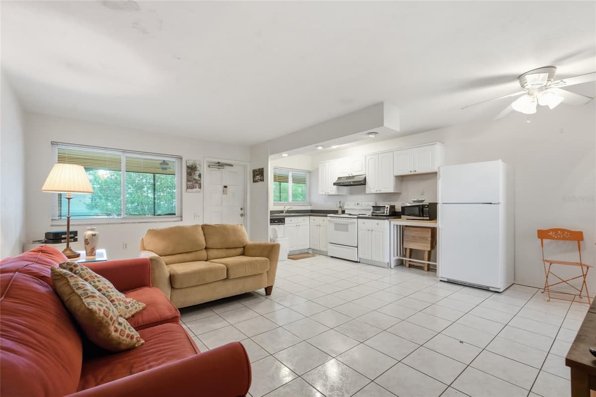 615 PALM AVENUE — photo 9 of 36