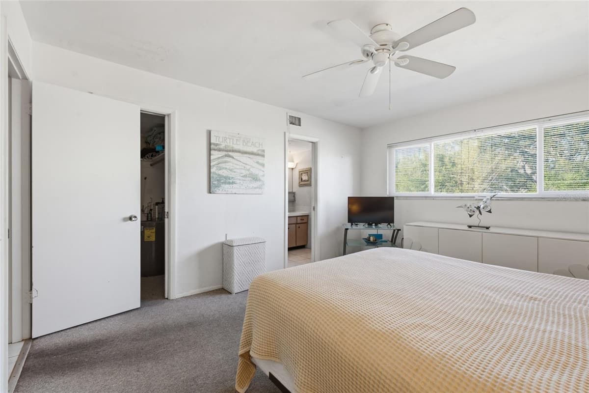 615 PALM AVENUE — photo 10 of 36