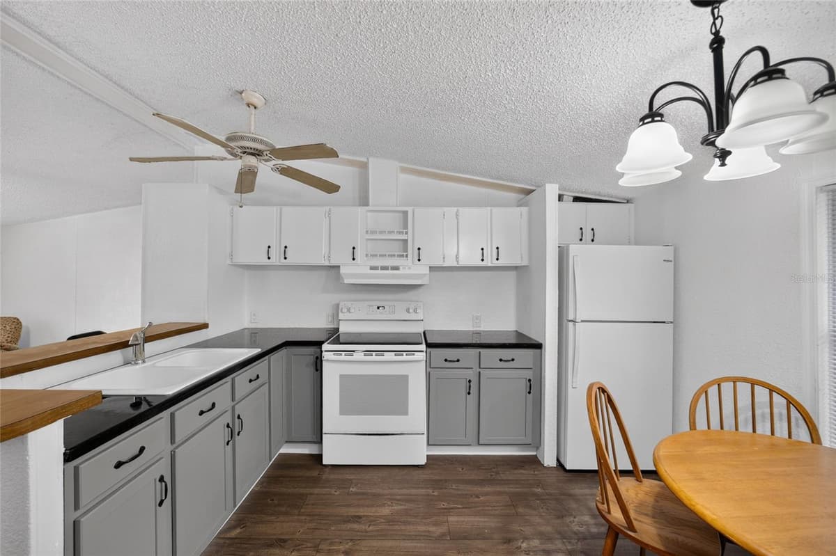 14210 HIGHWAY 464B — photo 15 of 82