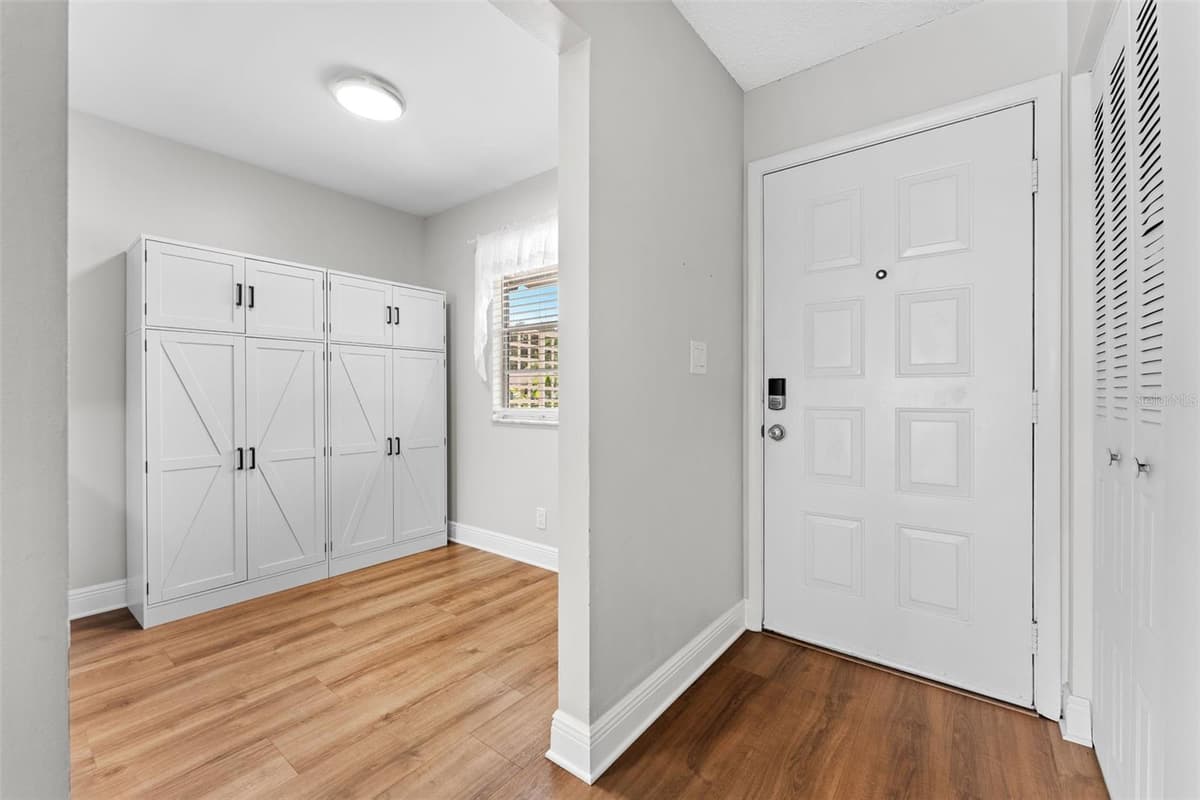 1325 CHENEY HIGHWAY — photo 4 of 31