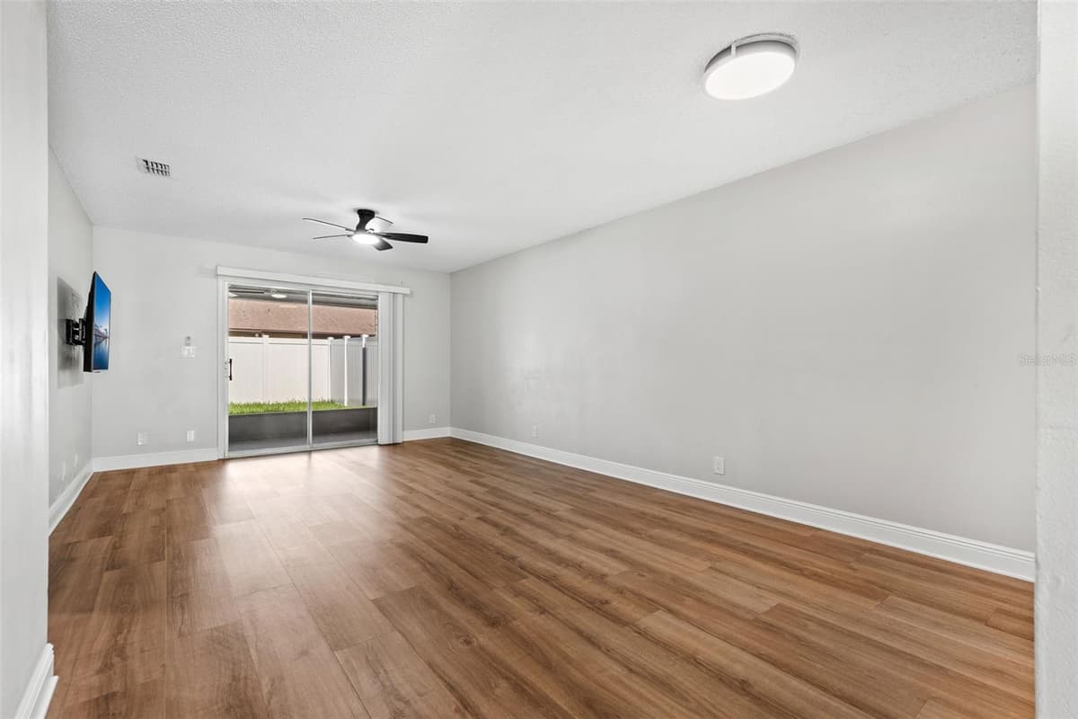 1325 CHENEY HIGHWAY — photo 12 of 31