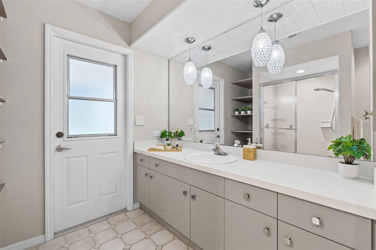 1318 VERMEER DRIVE — photo 44 of 86