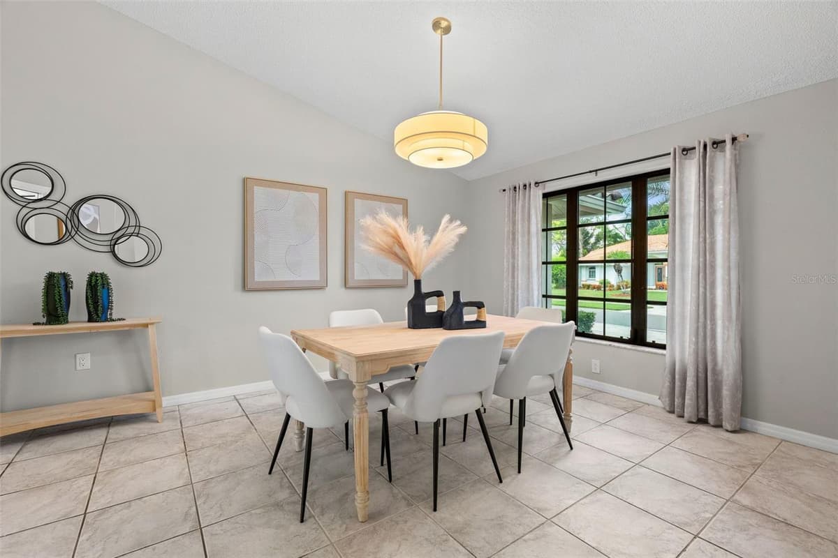1318 VERMEER DRIVE — photo 4 of 86