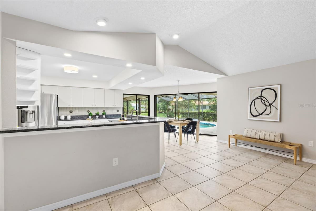 1318 VERMEER DRIVE — photo 23 of 86