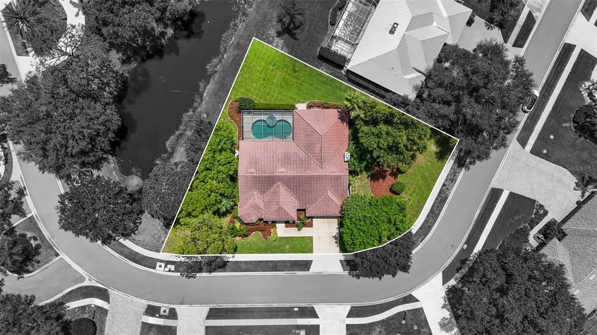 1318 VERMEER DRIVE — photo 8 of 86