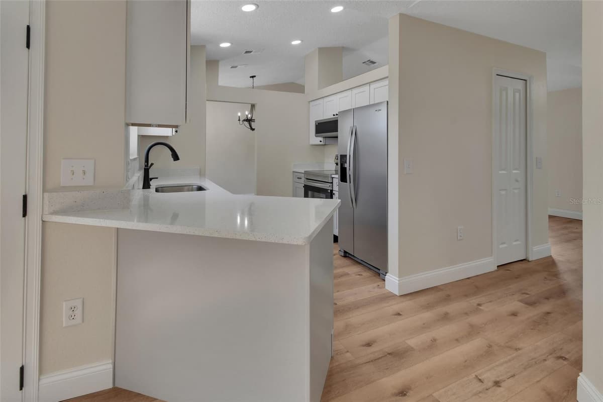1251 SEMINOLE DRIVE — photo 14 of 47
