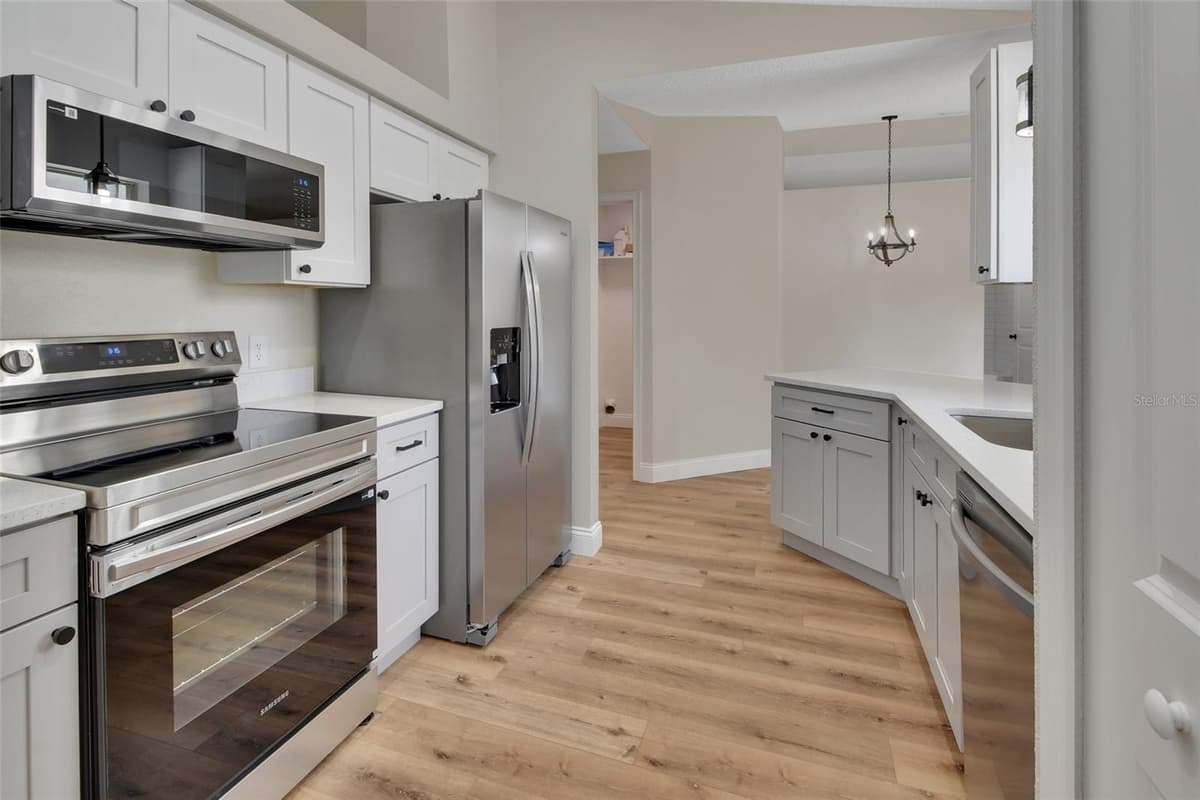 1251 SEMINOLE DRIVE — photo 11 of 47