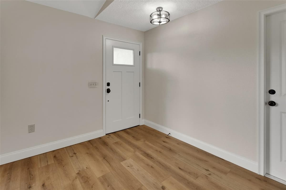 1251 SEMINOLE DRIVE — photo 4 of 47