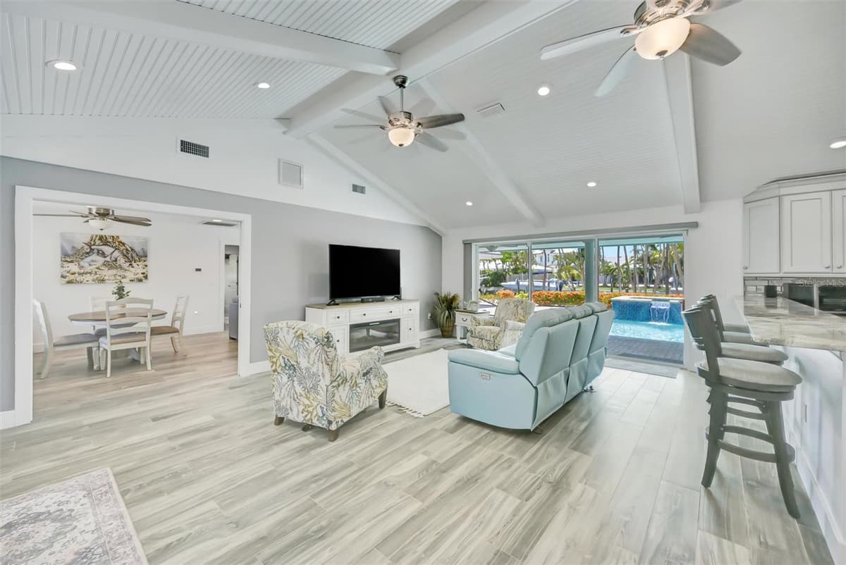 514 KEY ROYALE DRIVE — photo 12 of 52