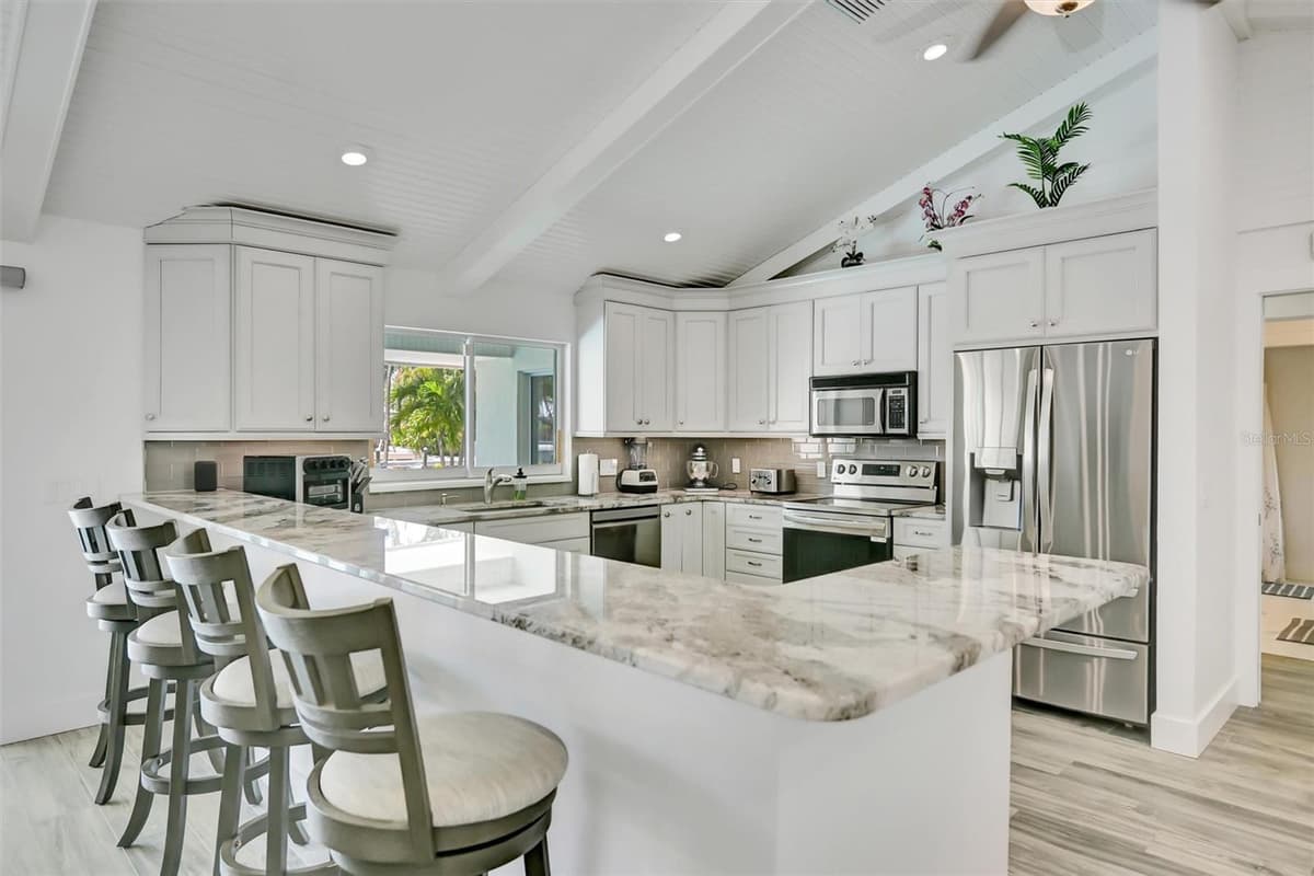 514 KEY ROYALE DRIVE — photo 16 of 52