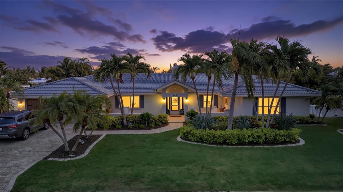 514 KEY ROYALE DRIVE — photo 7 of 52