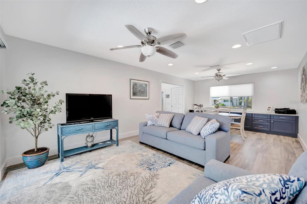 514 KEY ROYALE DRIVE — photo 20 of 52