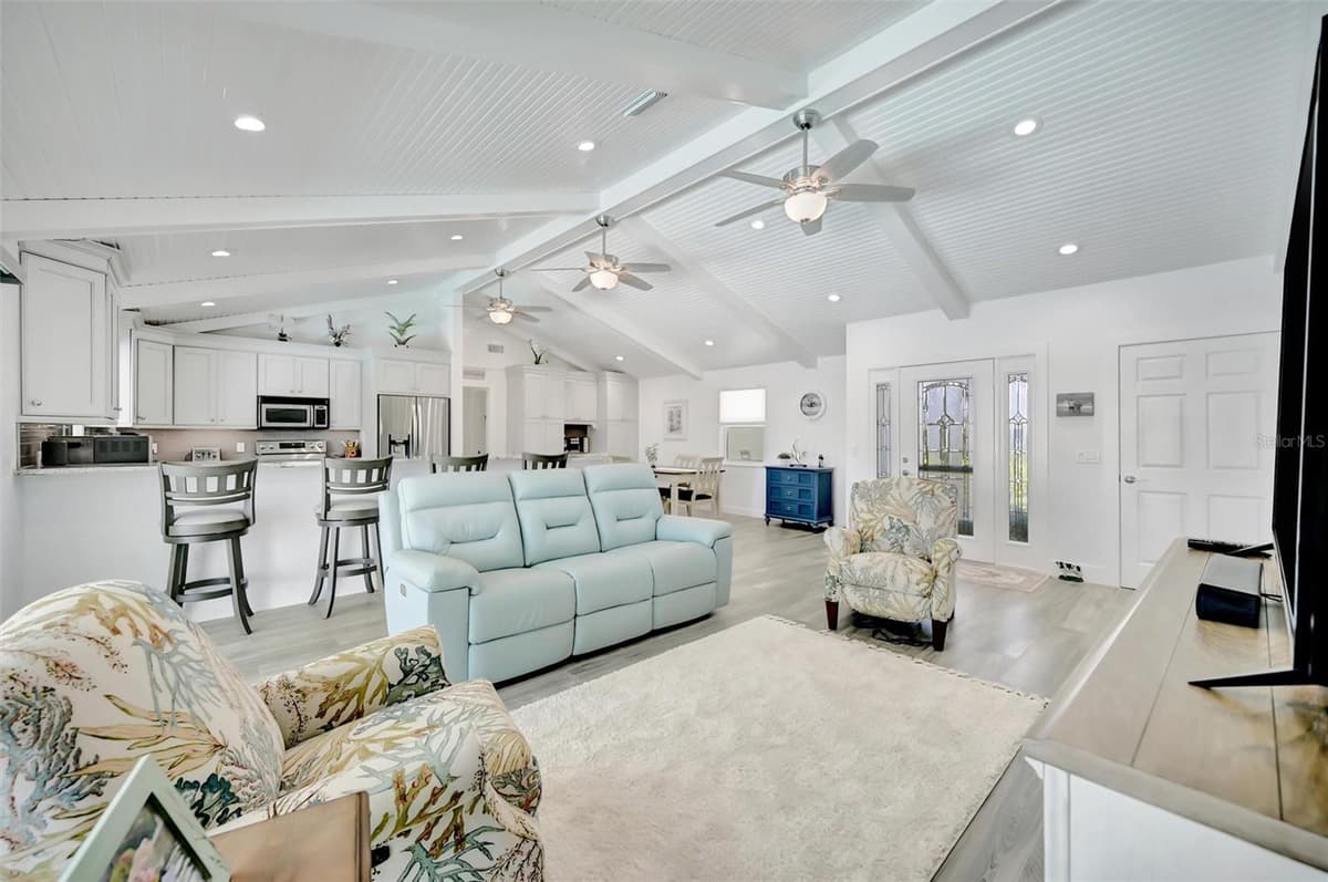 514 KEY ROYALE DRIVE — photo 11 of 52
