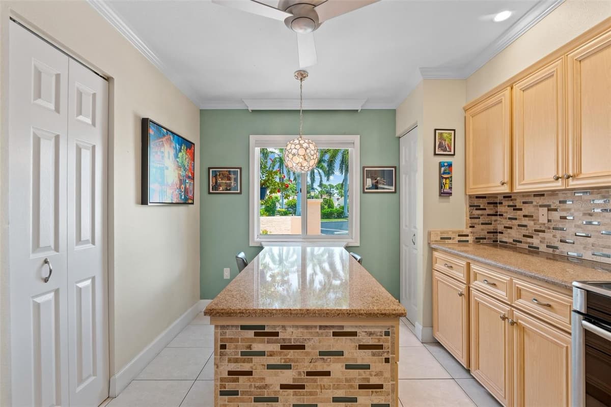 6101 34TH STREET — photo 14 of 82