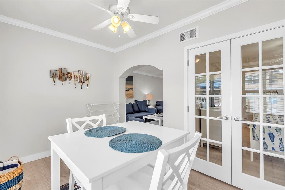 19417 GULF BOULEVARD — photo 13 of 21