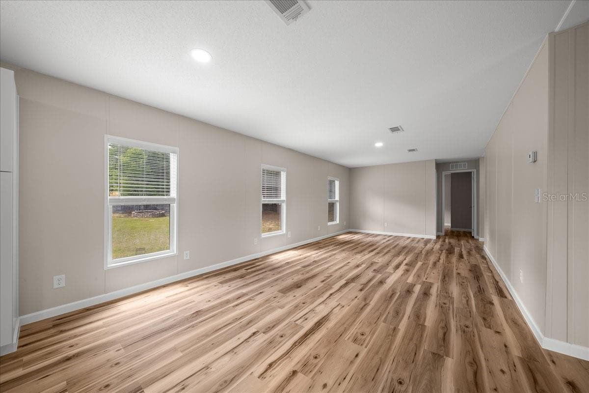38 70TH CIRCLE — photo 12 of 49