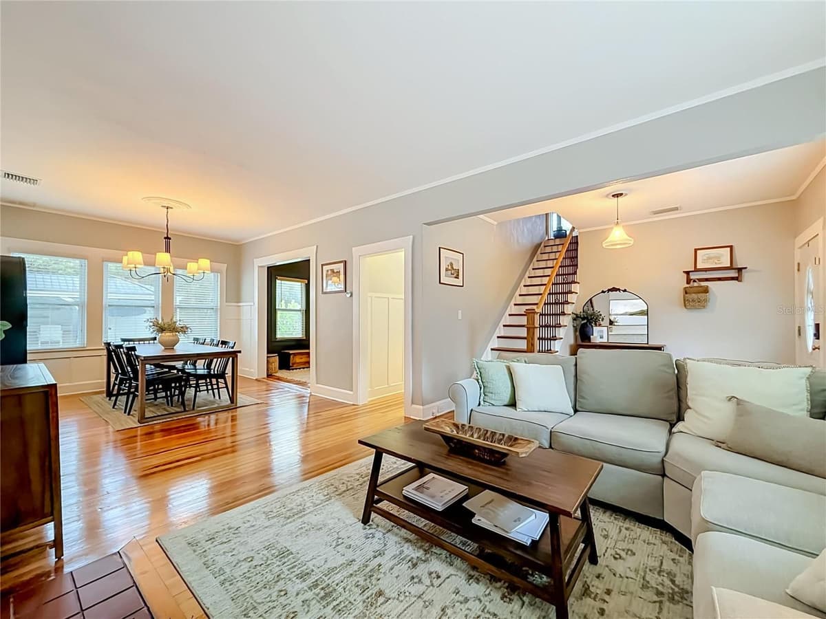 675 VINCENT STREET — photo 6 of 46