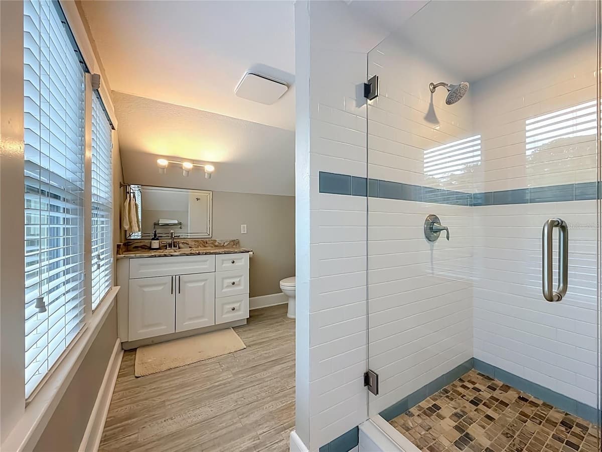 675 VINCENT STREET — photo 34 of 46