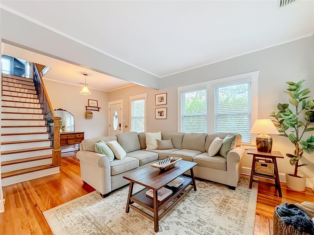 675 VINCENT STREET — photo 9 of 46