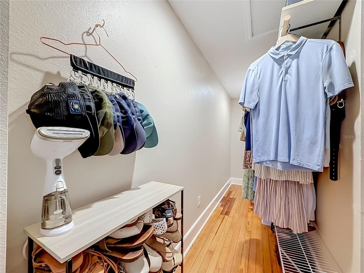 675 VINCENT STREET — photo 33 of 46
