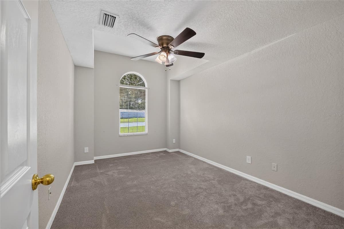 2501 18TH CIRCLE — photo 37 of 59