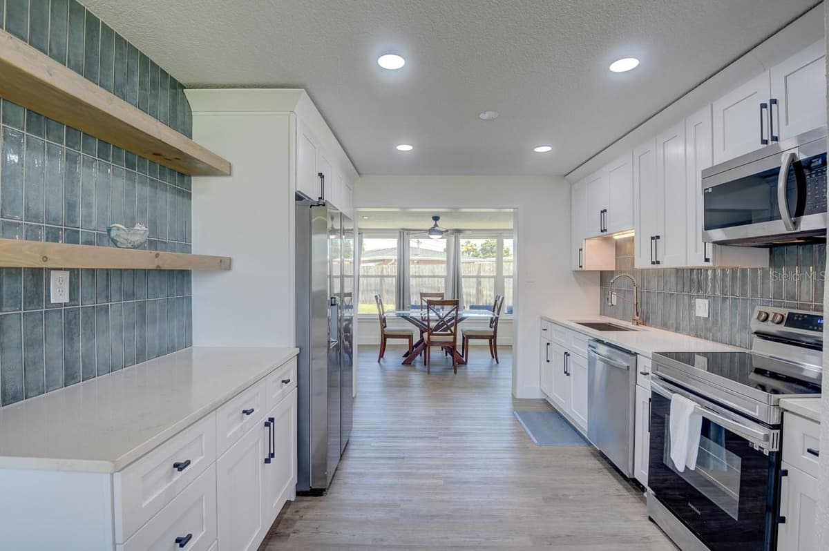 35 AZALEA DRIVE — photo 5 of 20