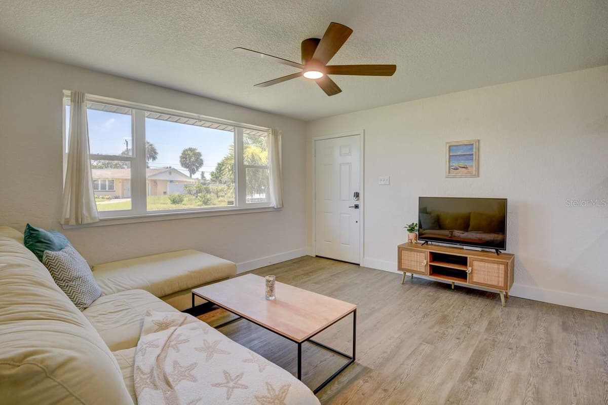 35 AZALEA DRIVE — photo 4 of 20