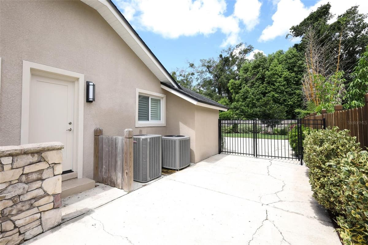 280 SPRING LAKE DRIVE — photo 81 of 90