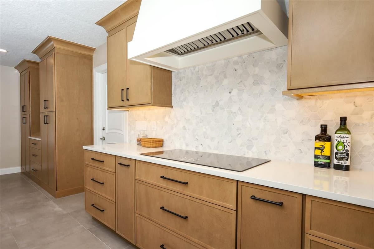 280 SPRING LAKE DRIVE — photo 15 of 90