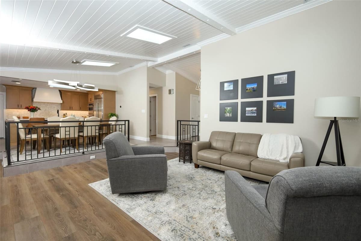 280 SPRING LAKE DRIVE — photo 10 of 90