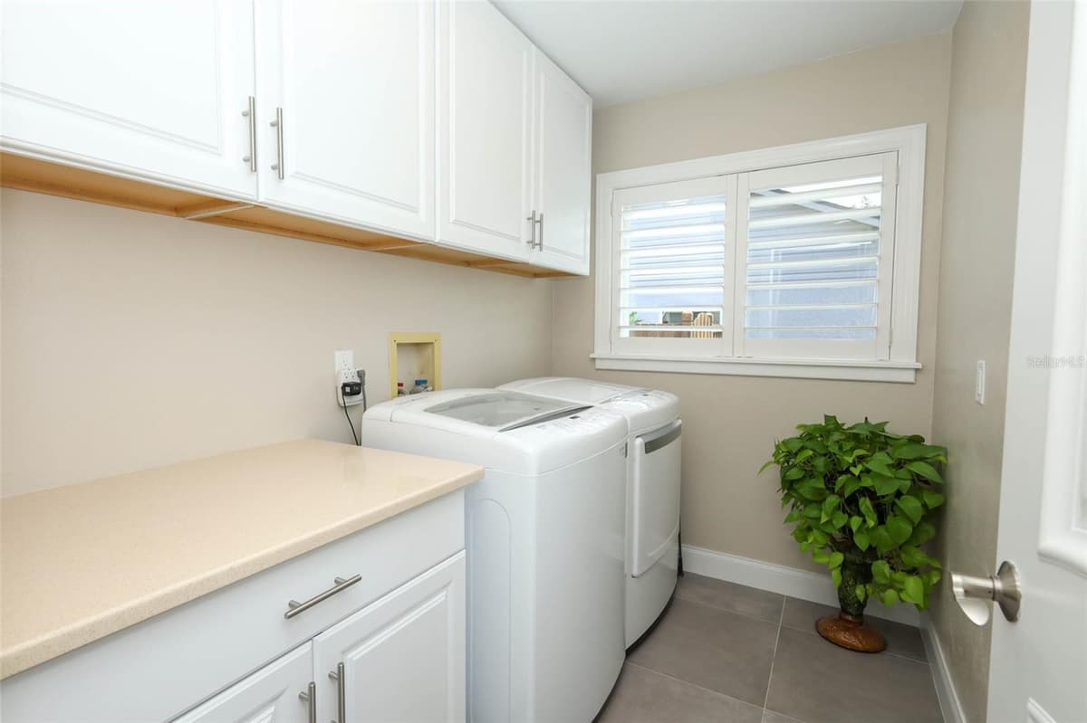 280 SPRING LAKE DRIVE — photo 43 of 90