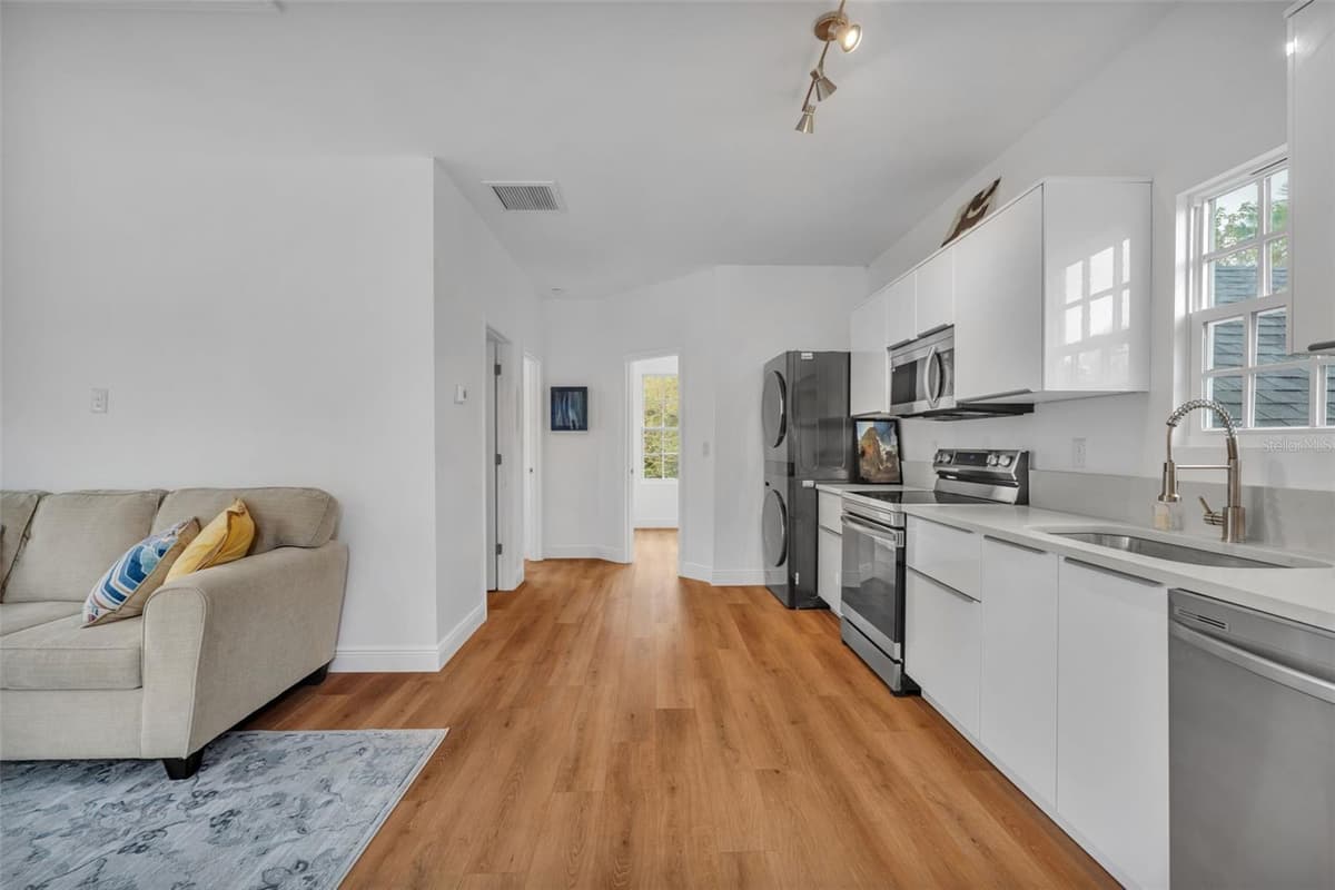 807 OAK SHADOWS ROAD — photo 72 of 99