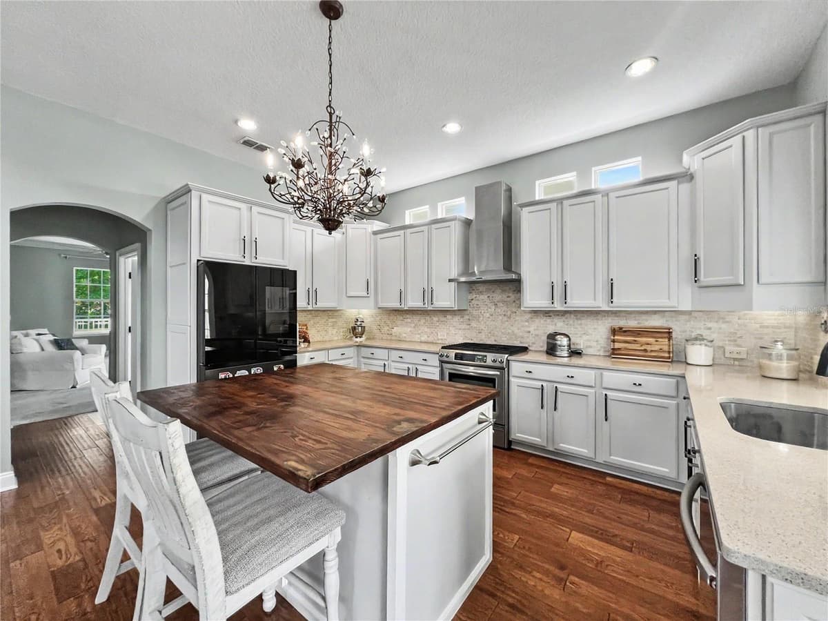 807 OAK SHADOWS ROAD — photo 10 of 99
