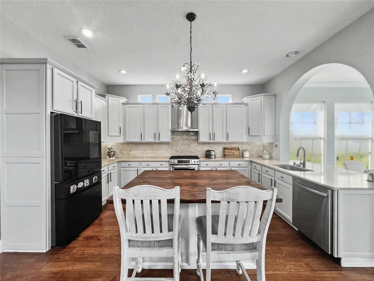 807 OAK SHADOWS ROAD — photo 9 of 99