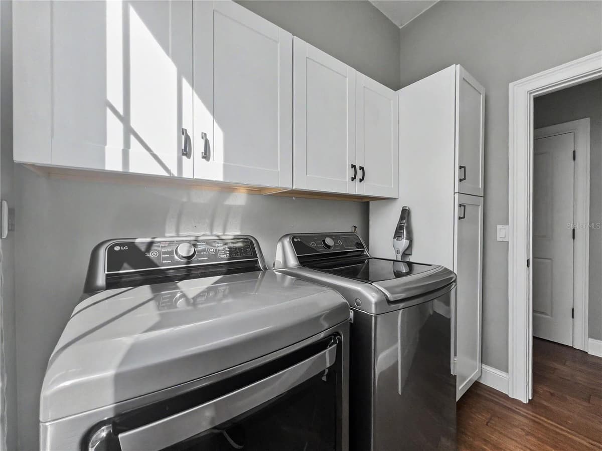807 OAK SHADOWS ROAD — photo 17 of 99