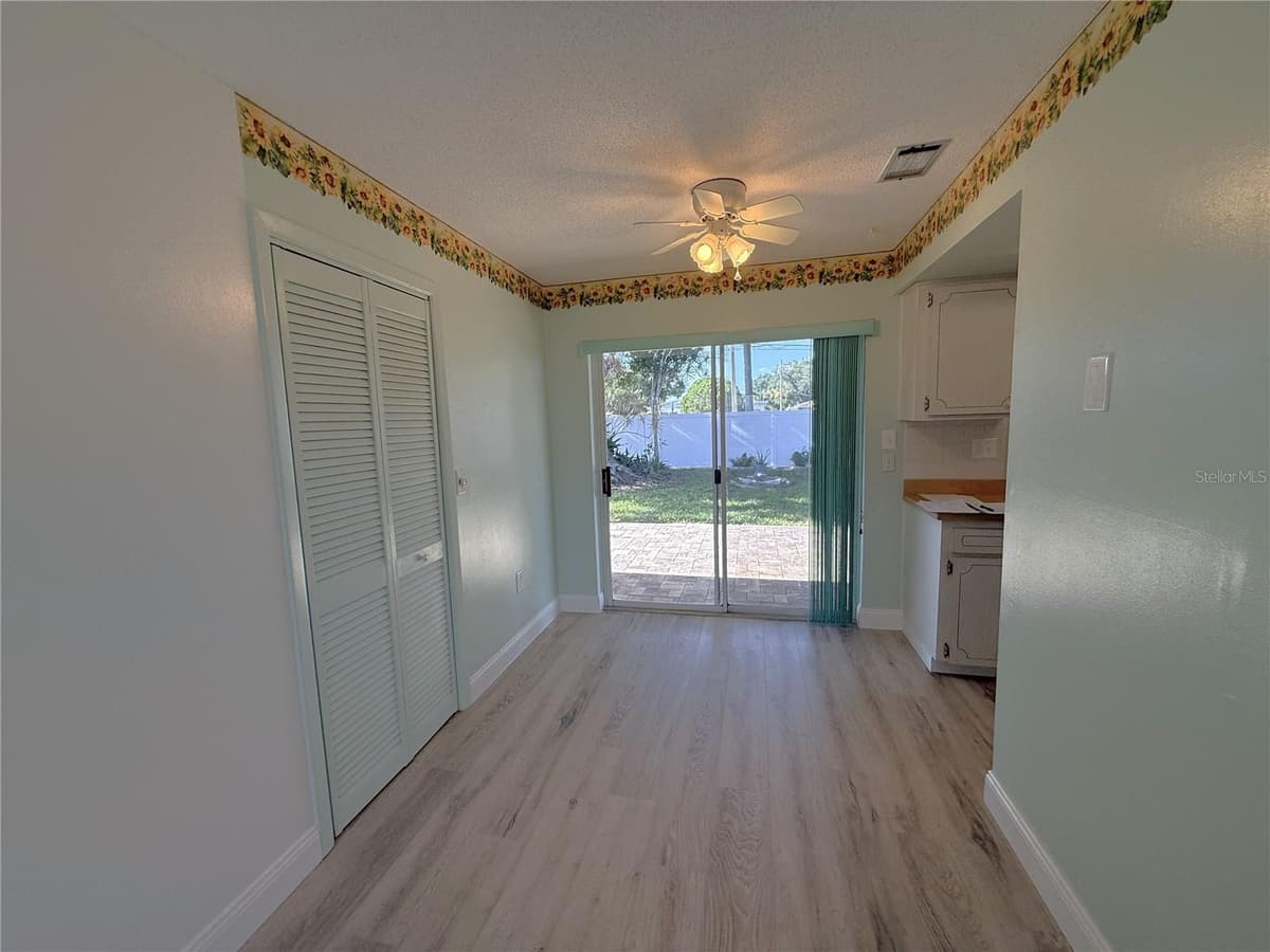 5420 PALM CREST COURT — photo 7 of 54