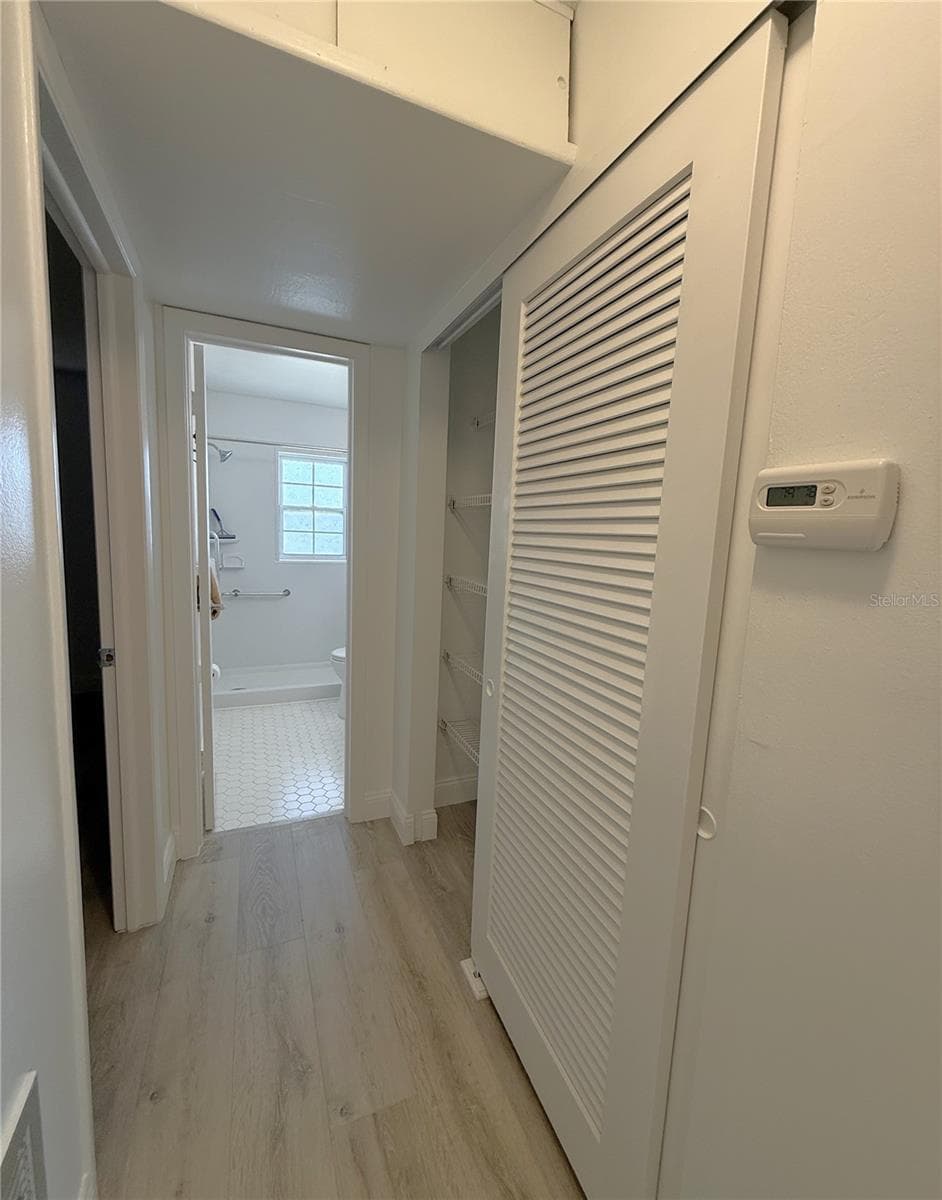 5420 PALM CREST COURT — photo 12 of 54