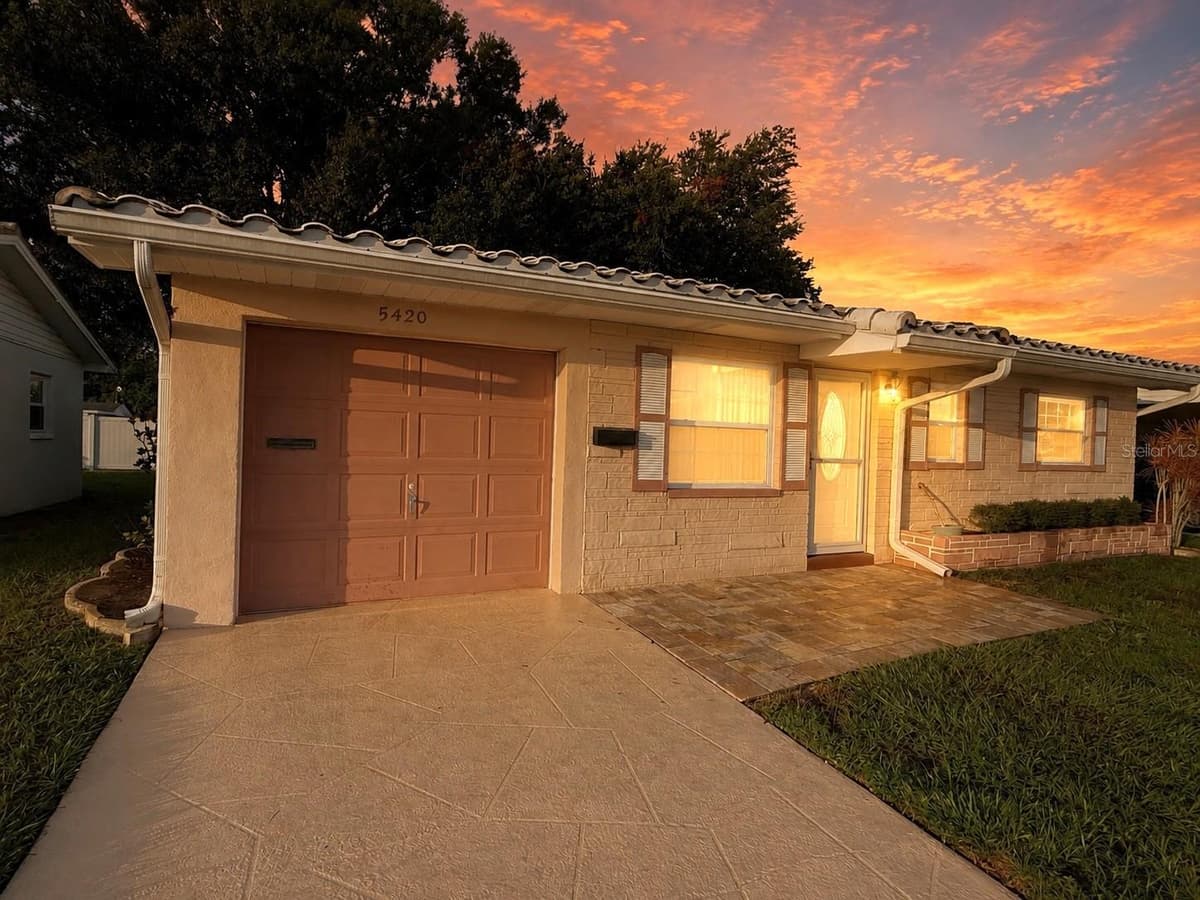 5420 PALM CREST COURT — photo 2 of 54
