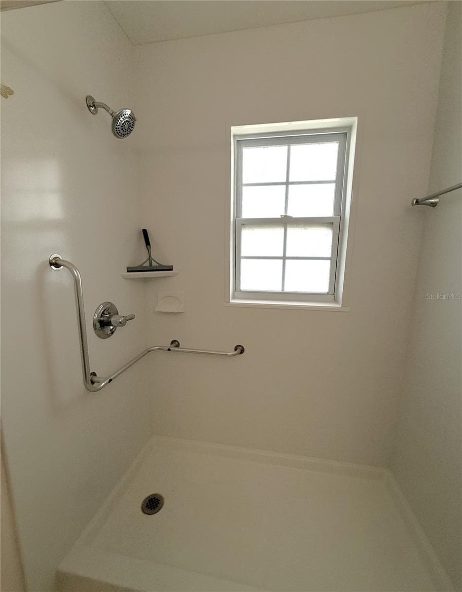 5420 PALM CREST COURT — photo 11 of 54