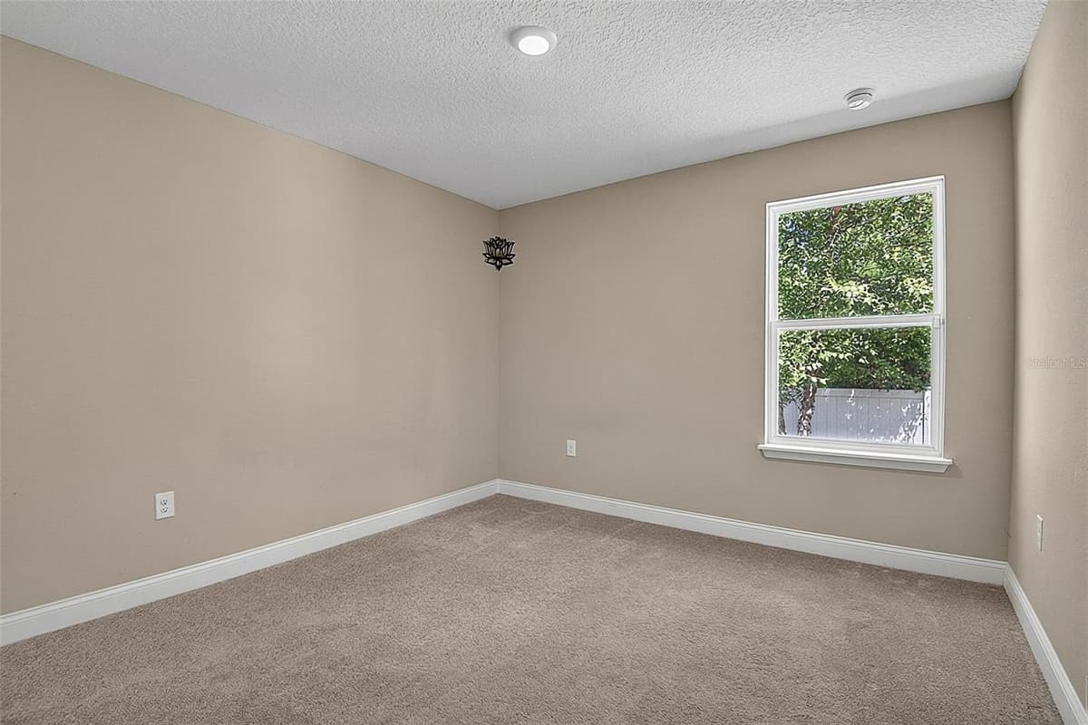 425 NARVAREZ AVENUE — photo 37 of 74