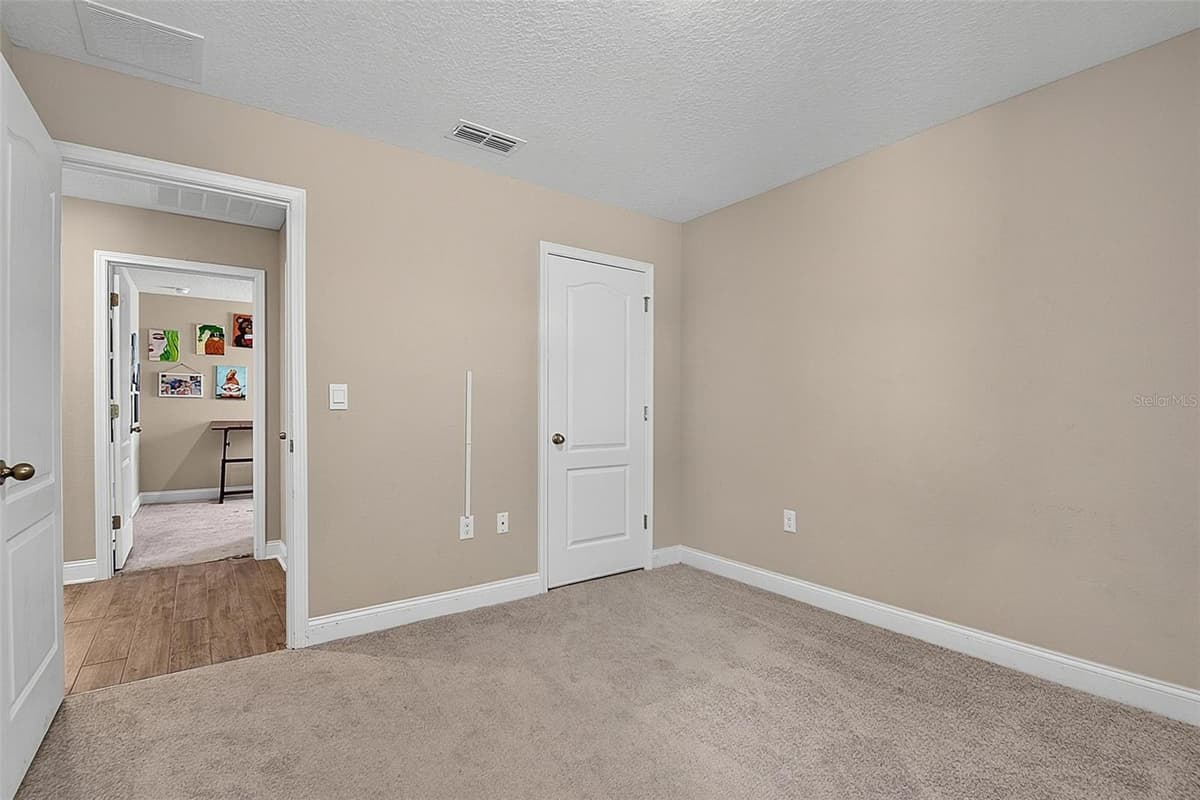 425 NARVAREZ AVENUE — photo 38 of 74