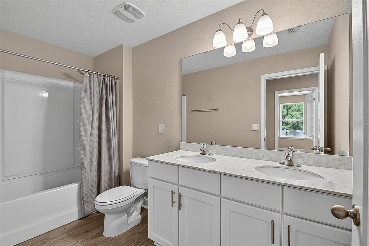 425 NARVAREZ AVENUE — photo 40 of 74