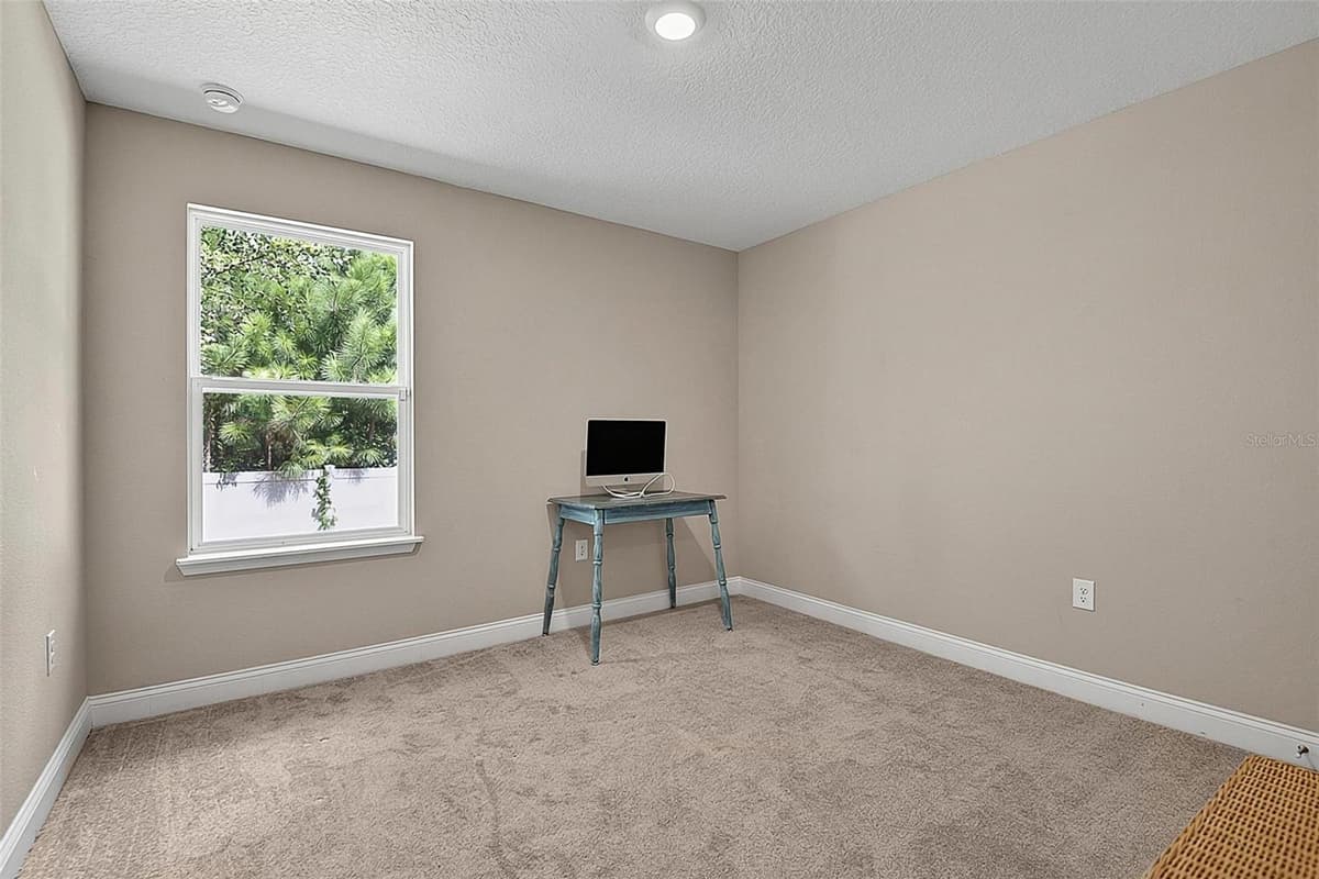 425 NARVAREZ AVENUE — photo 32 of 74