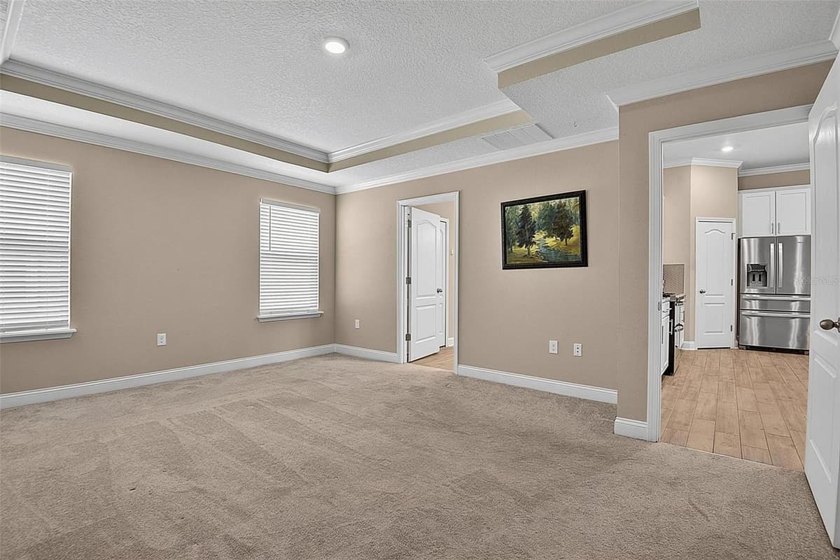 425 NARVAREZ AVENUE — photo 23 of 74