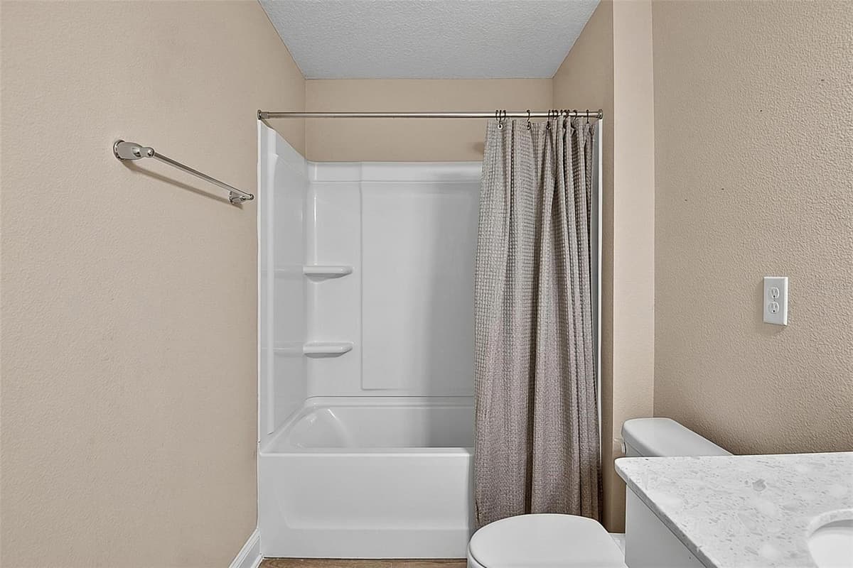 425 NARVAREZ AVENUE — photo 41 of 74